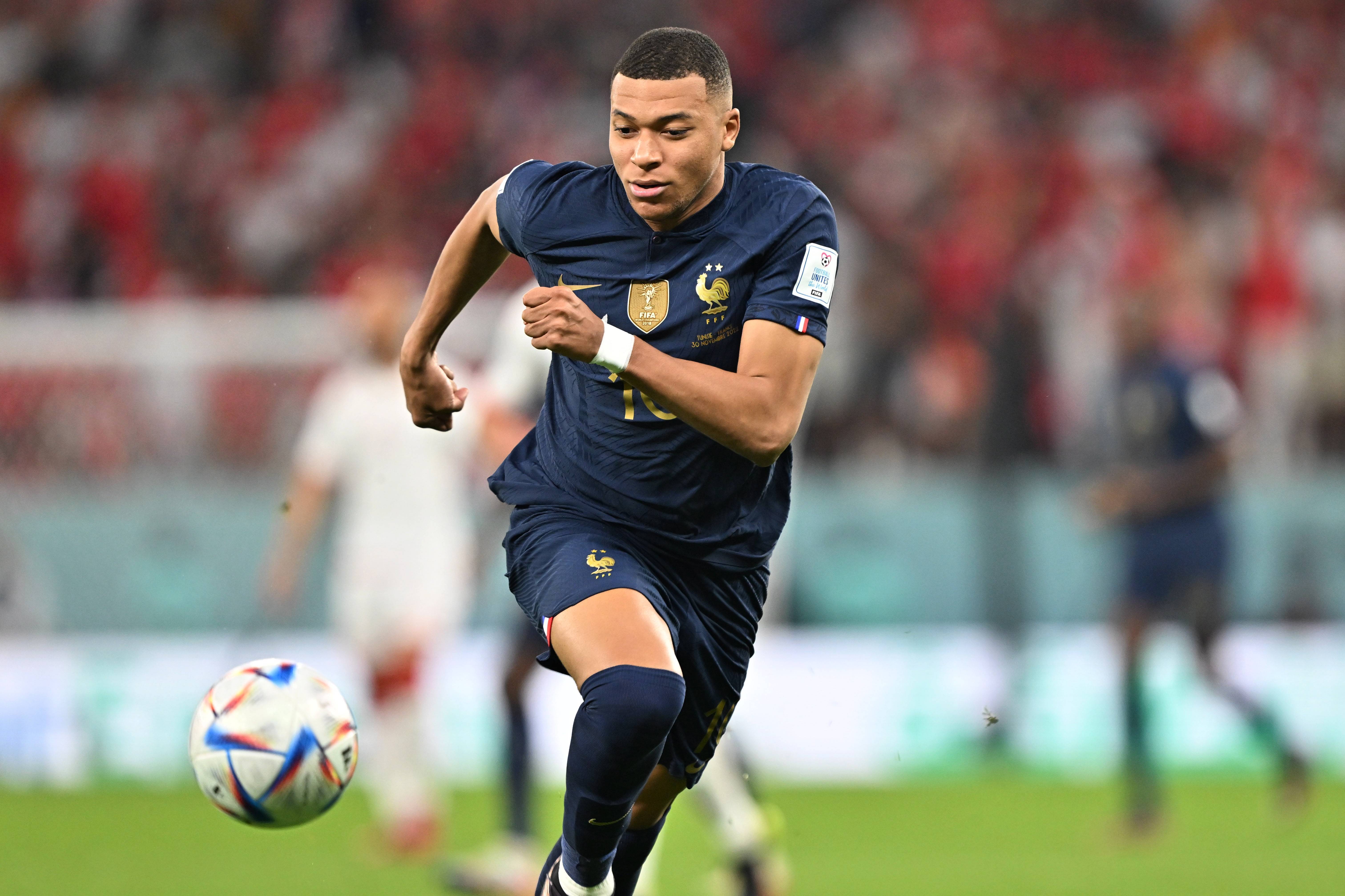 赛前体能课后,瓦伦西亚防线松动备战亚冠,信心回归,身体对抗强度拉满 赛前体能课后,瓦伦西亚防线松动备战亚冠,信心回归,身体对抗强度拉满