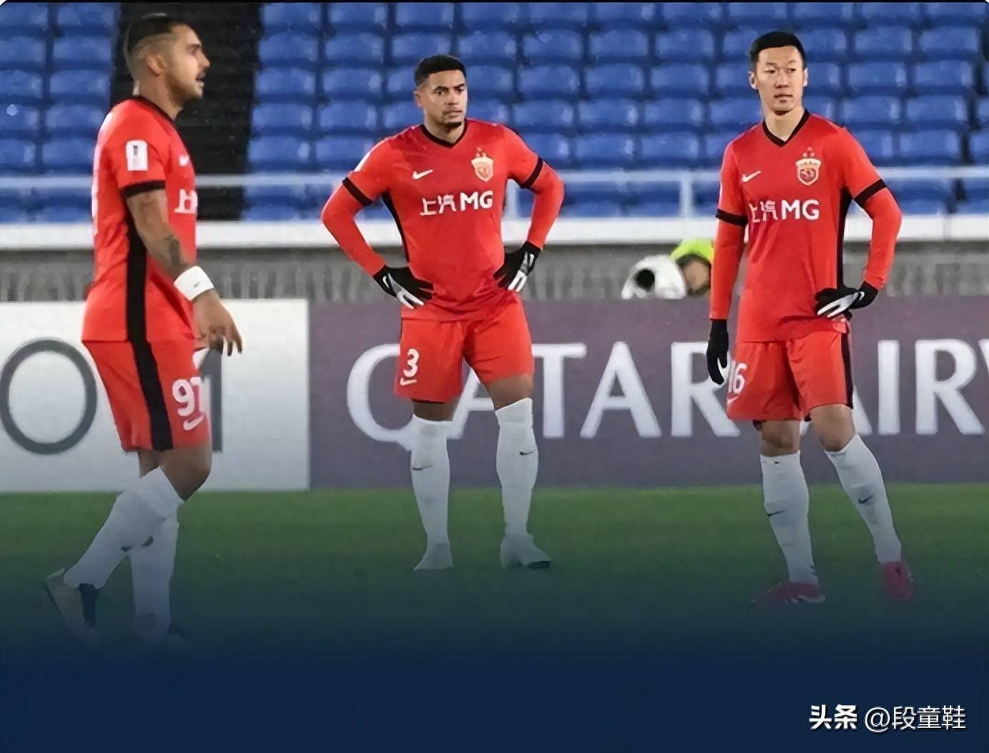 包含转折点！上海海港豪取连胜，亚冠赛前攻防权衡，更衣室稳定，年轻球员得到机会的词条